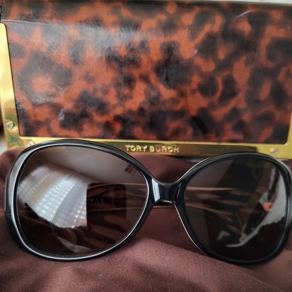 Tory Burch Black/Brown Butterfly Polarized Sunglasses - Picture 4 of 9